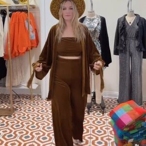 ISO Vada Winter Velvets in 2x or 3x